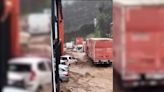 Inundaciones arrastran vehículos en Limache - La Tercera