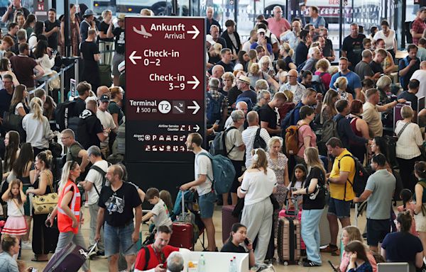 Airports fill with long lines and broken blue screens following cancellations and delays due to global IT outage