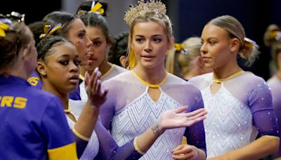 Livvy Dunne comically refuels at iconic southern pit stop with LSU teammates