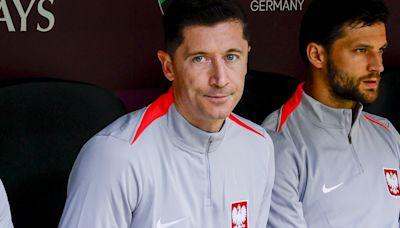 Why isn't Robert Lewandowski playing for Poland against Netherlands?