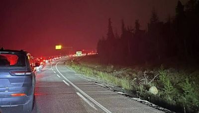 17 B.C. wildfire fighters join battle to protect Jasper as blaze burns on