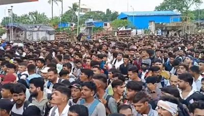 Watch: Stampede-like situation as hundreds of job seekers turn up for walk-in interview in Mumbai’s Kalina