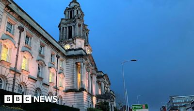 Historic England warns Stockport Council over office plan