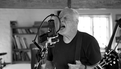 El nuevo álbum de David Gilmour, entre la finitud, el trabajo en familia y el infaltable toque floydeano