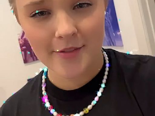 Jojo Siwa claims Nickelodeon 'blackballed' her after she came out