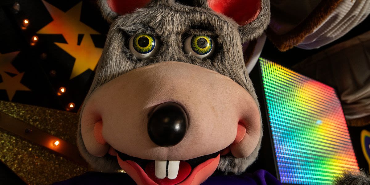 Chuck E. Cheese Is Calling Curtains On Its Animatronic Band