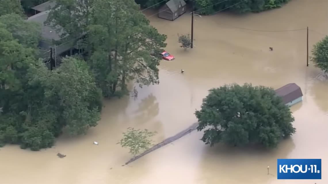 Flooding in progress: Where rivers and streams are out of their banks and where they're close