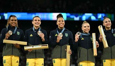 Brasil, com Rebeca e base do Flamengo, é bronze na ginástica por equipes