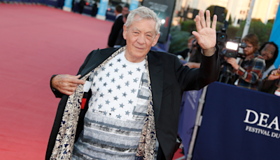 Ian McKellen, alias Gandalf dans le Seigneur des anneaux, hospitalisé après une lourde chute sur scène