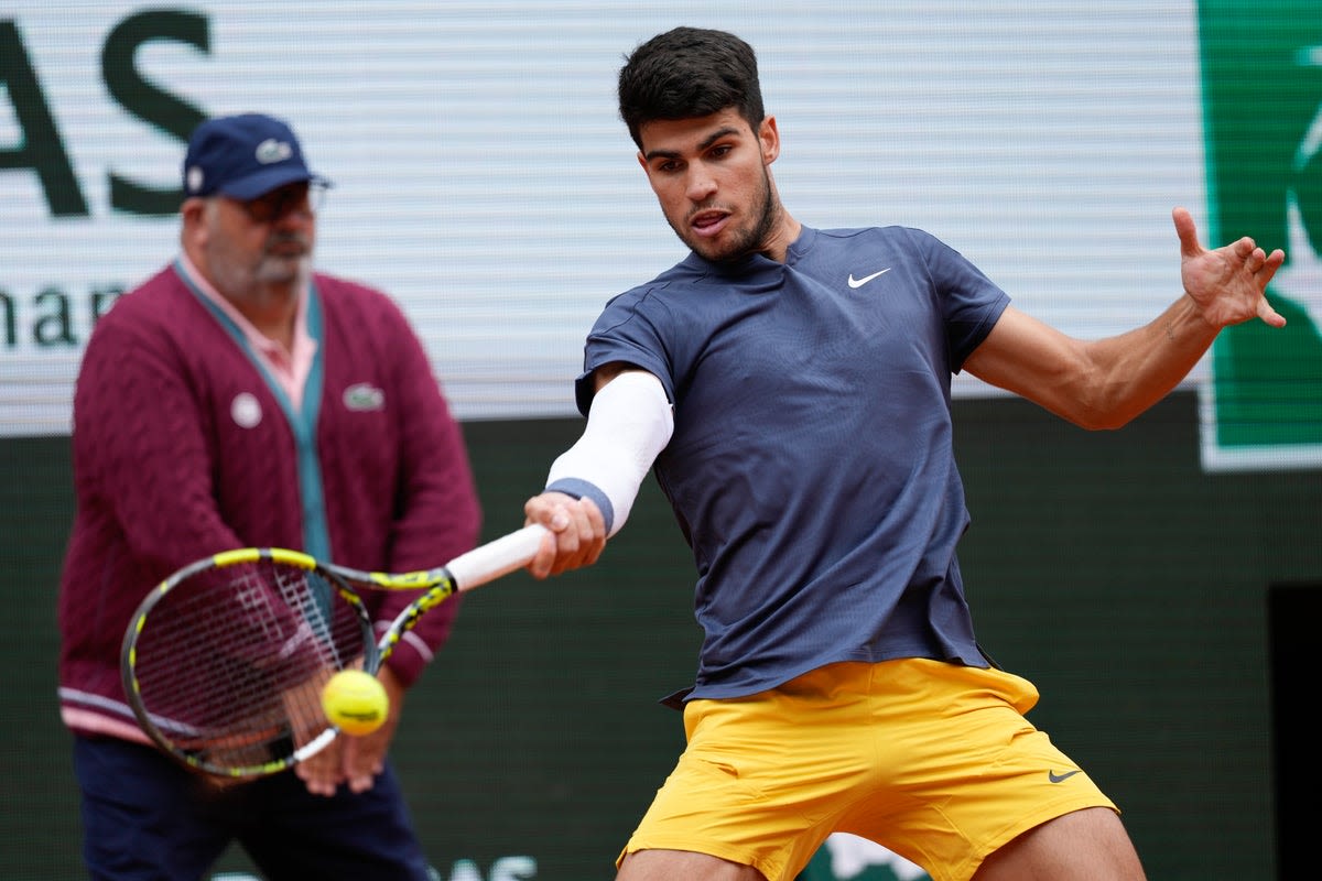 French Open LIVE: Latest tennis score and results as Alcaraz, Gauff and Swiatek all win