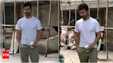 Video: Varun Dhawan's playful banter with paparazzi goes viral | Hindi Movie News - Times of India