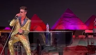 Robin Thicke Performs for Lavish Wedding at Base of Pyramids in Egypt