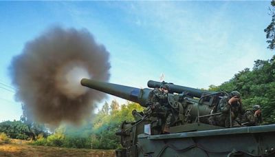 金防部漢光40號演習 「240巨型榴砲」拂曉實彈射擊雷霆萬鈞 - 軍事