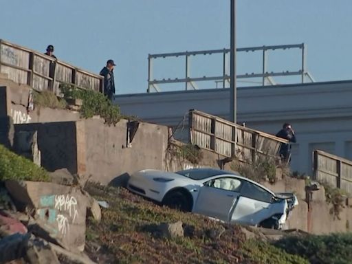 Two cars went over a cliff following crash near San Francisco's Cliff House - KYMA