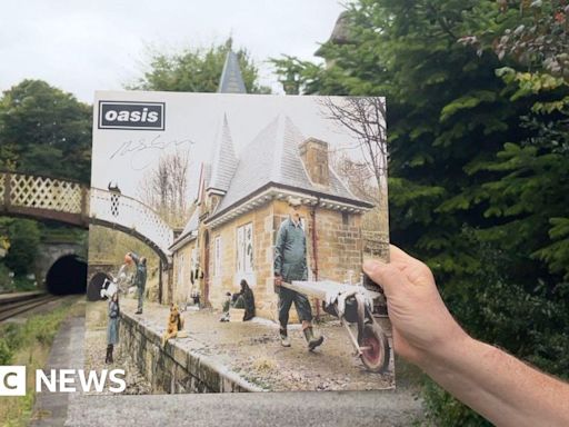 Oasis: (What's the story) behind the station on record artwork?