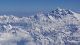 2 climbers die on Mount Everest, 3 still missing