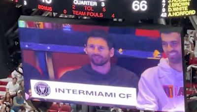 VIDEO: Messi la rompe con su presencia en partido del Miami Heat