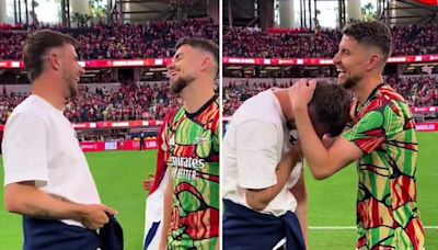 Chelsea fans 'feel sad watching this' as they spot Mount and Jorginho embrace