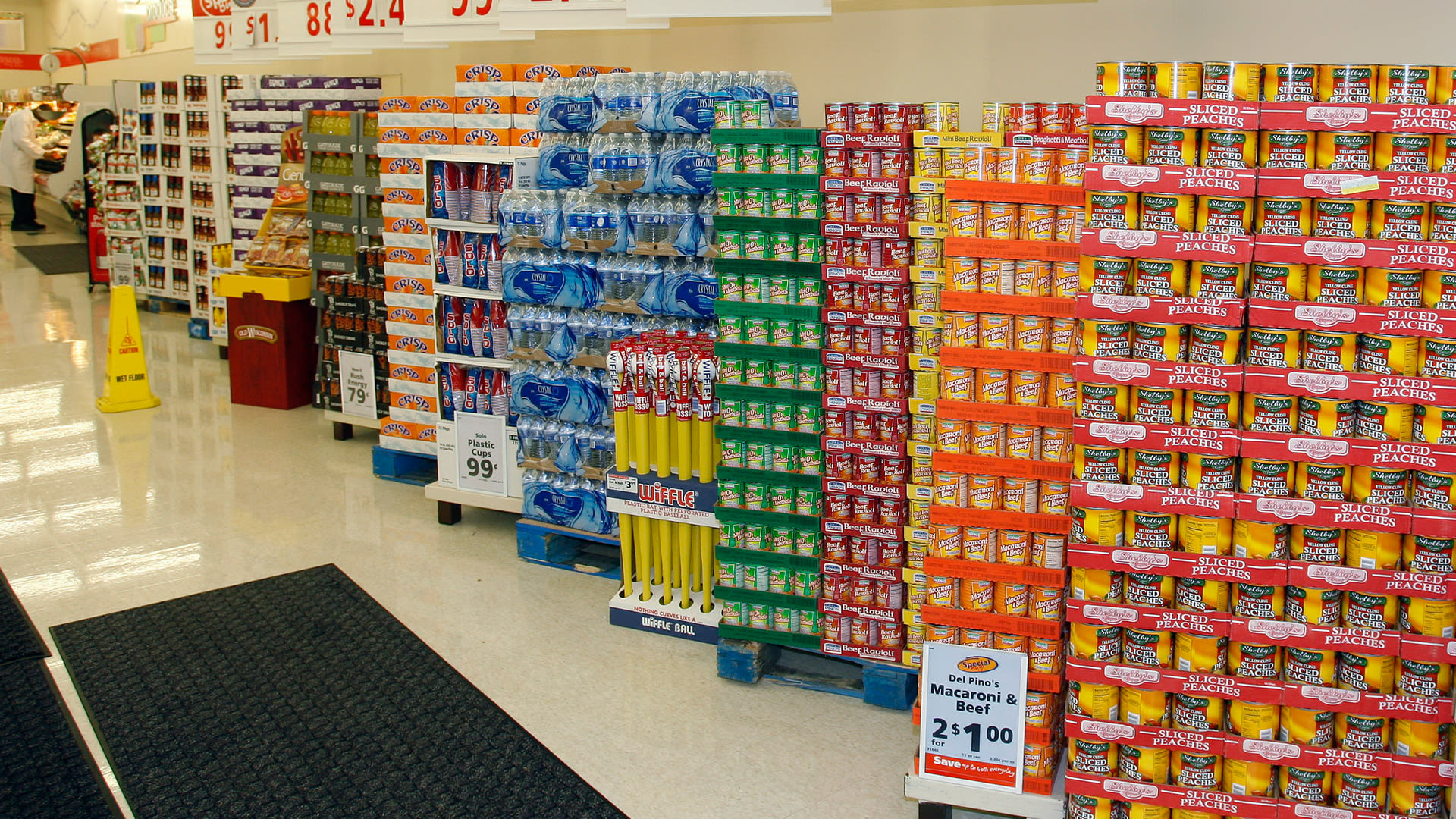 Discount grocery chain with 900 outlets across 32 states closes store doors