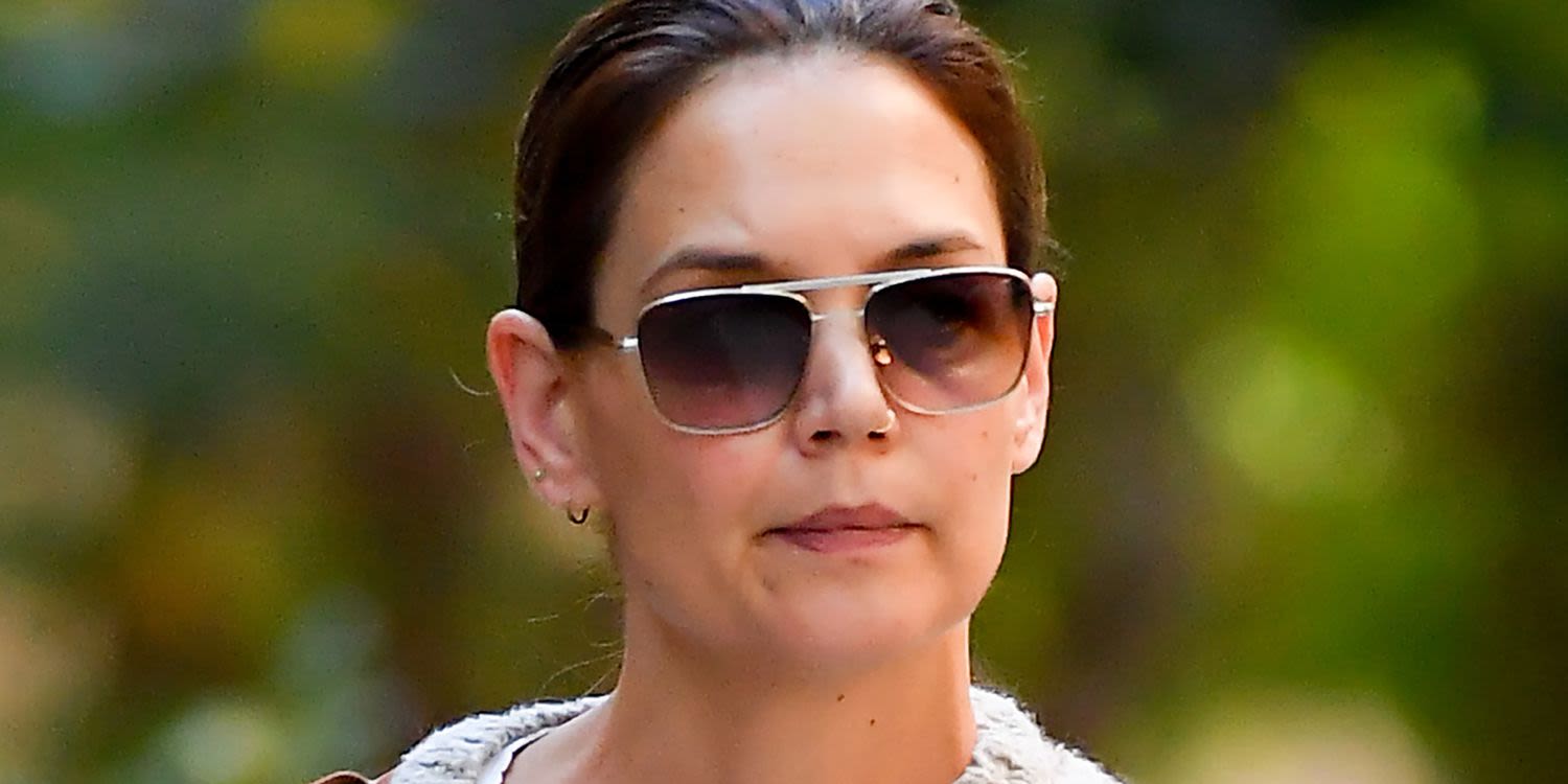 Katie Holmes Ushered in Fall With the Sock-Like Flats I’ve Been Seeing Everywhere