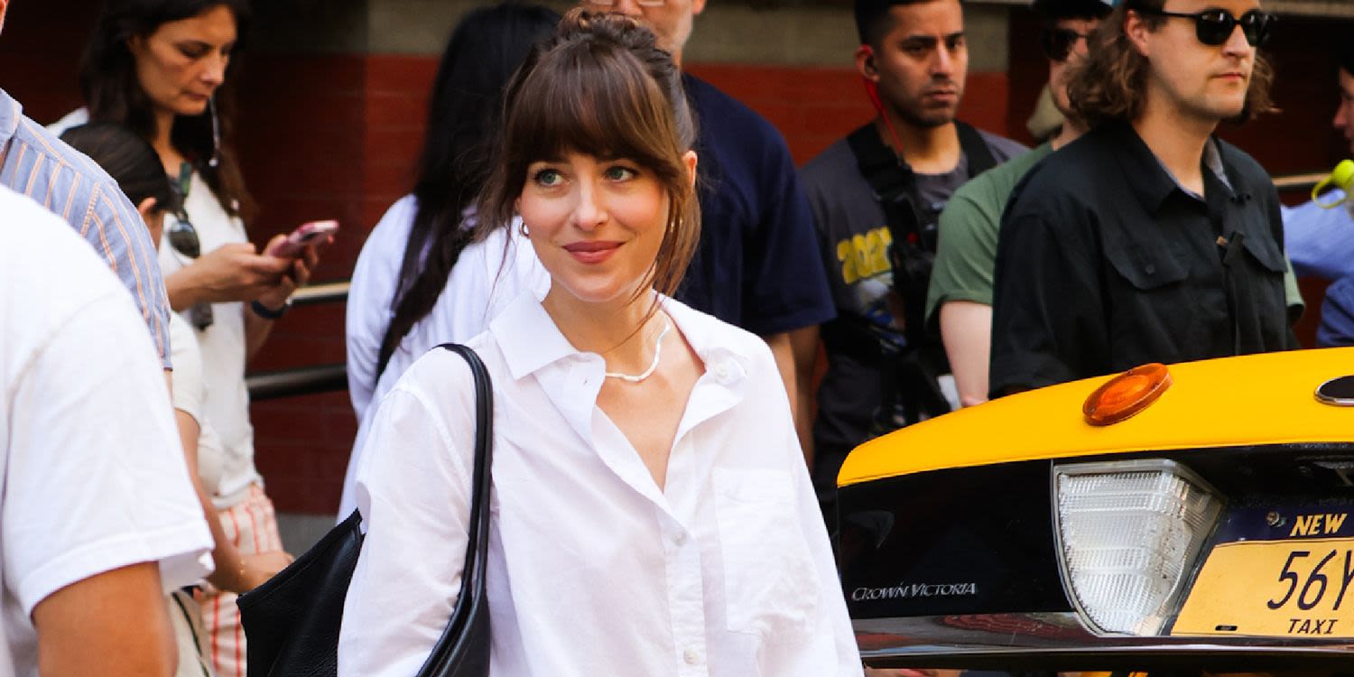Dakota Johnson Wore Model-Approved Sneakers With Flattering Throwback Jeans