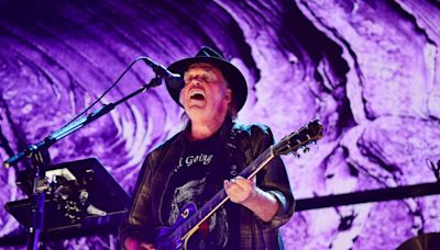 Neil Young Will Return To The Stage For Farm Aid Following Canceled Tour