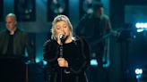 Kelly Clarkson Adds Her Own ‘Magic’ to Coldplay Cover for Kellyoke