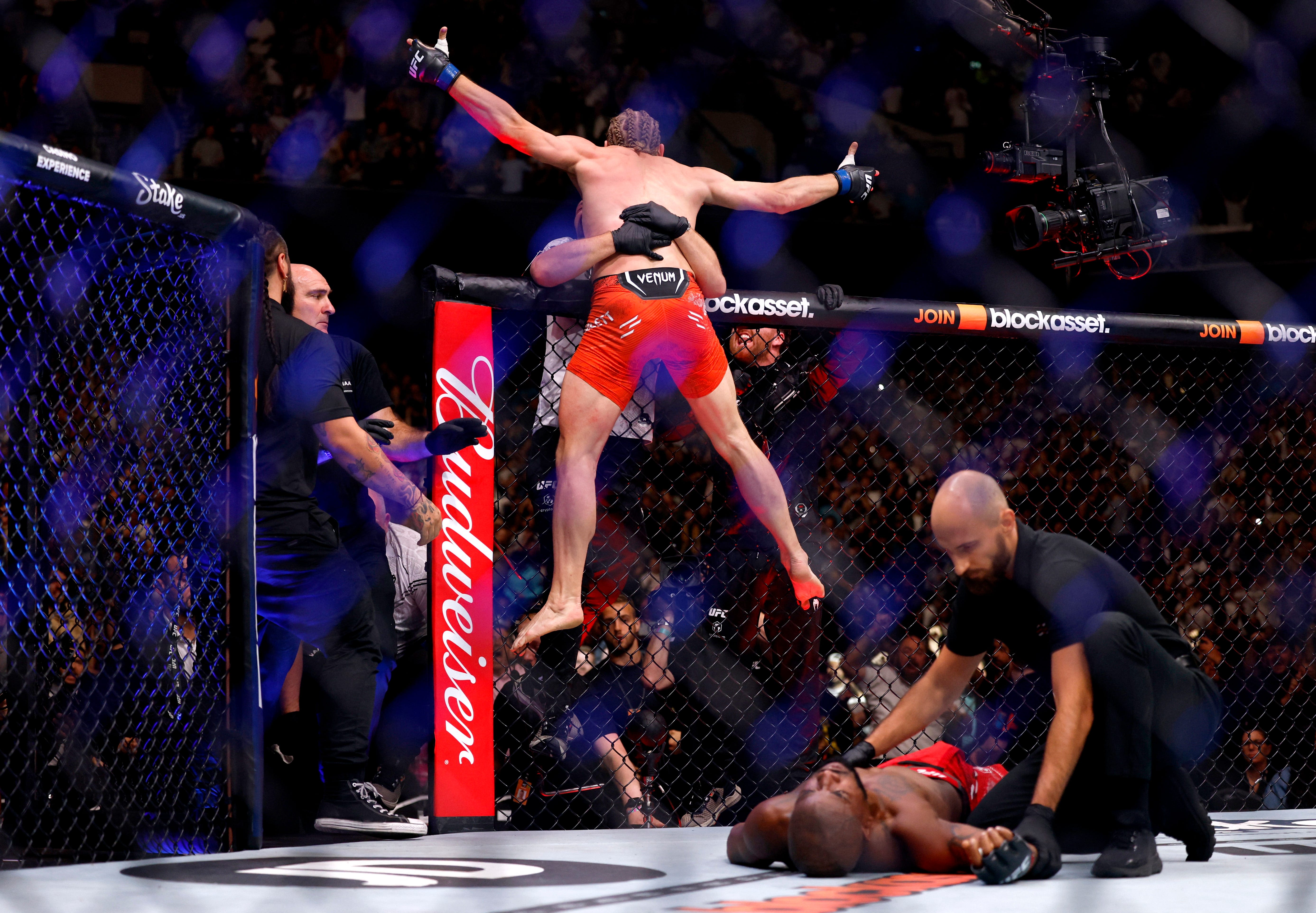 UFC 304 'Fight Motion': Super-slow motion video of Aspinall's KO, Paddy 'The Baddy' sleeper