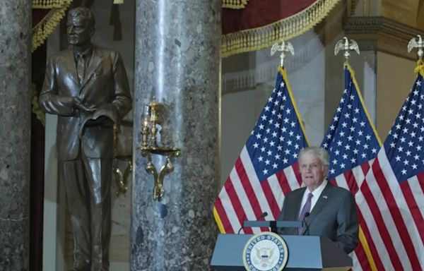 Franklin Graham Reveals Subtle Details of Billy Graham’s Capitol Statue That Point Toward Jesus