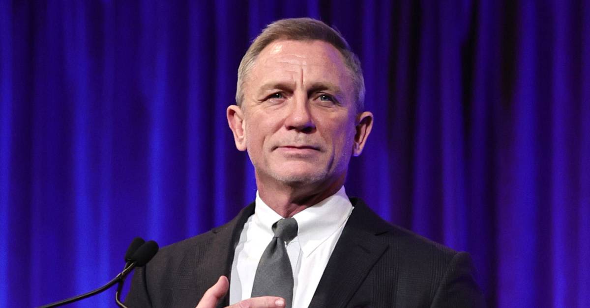 Daniel Craig Looks Unrecognizable in Venice With Wife Rachel Weisz in New Photos