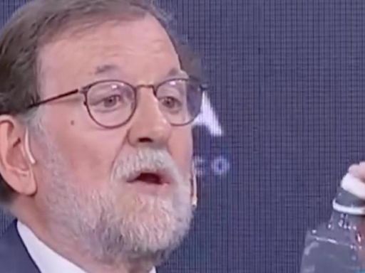 Rajoy hablando de los nuevos tapones de las botellas de plástico es todo lo que necesitas ver hoy