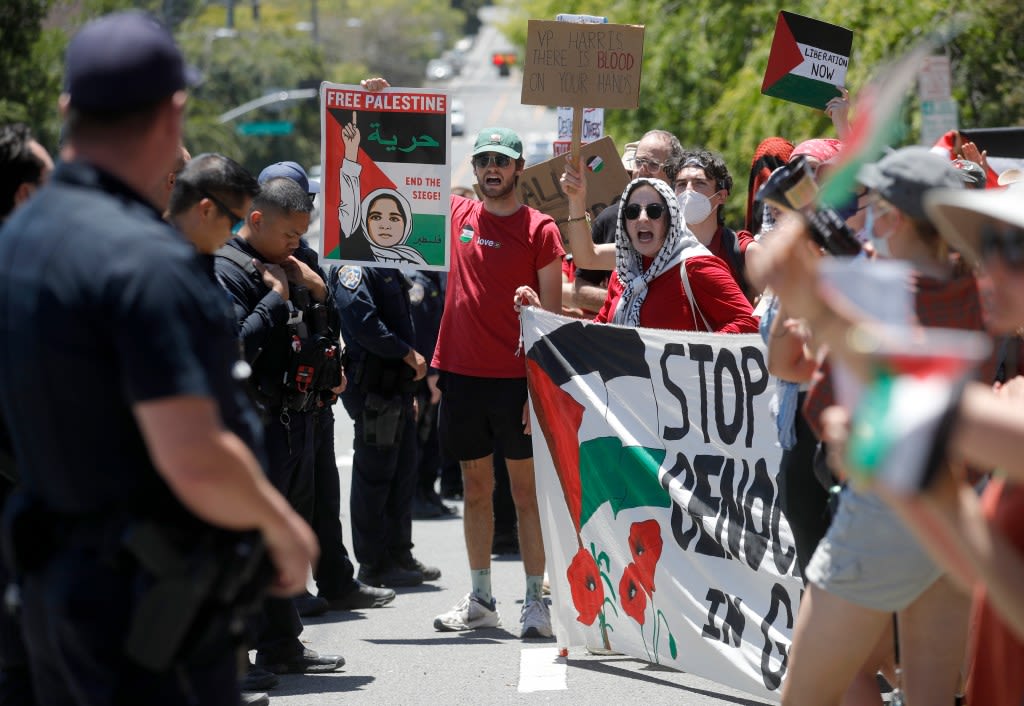 VP Kamala Harris’ quiet stops in Bay Area met with Gaza ceasefire protests