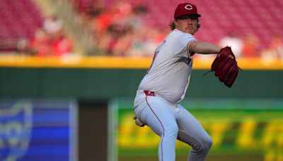 Andrew Abbott shoves as the Reds start the homestand with a 2-0 win over the Padres