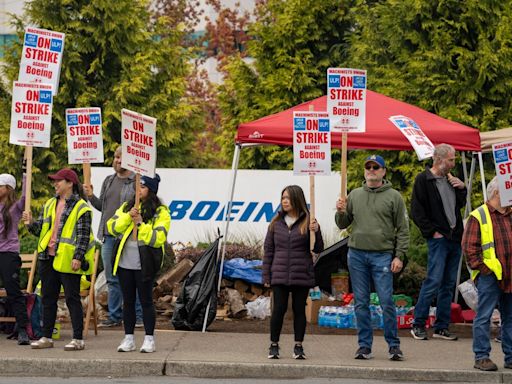 Boeing’s Frail Finances Give Strikers All the Power