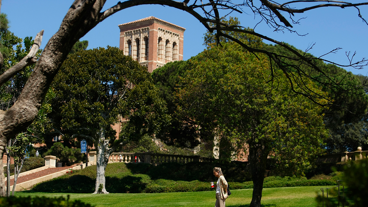 Video shows anti-Israel protesters block Jewish student from getting to class; UCLA responds