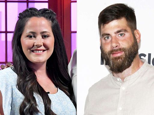 Jenelle Evans Sings Fiery Taylor Swift Song as She Sets Mementos Ablaze from Broken Marriage to David Eason