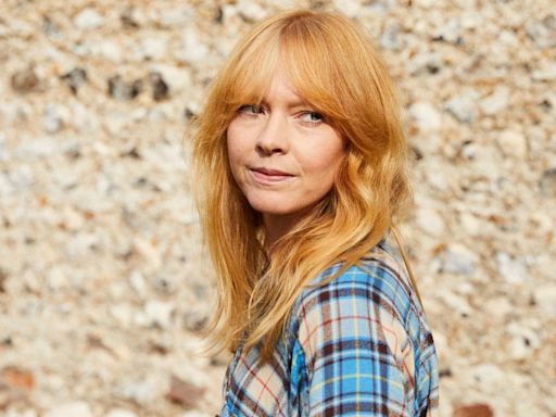 Lucy Rose: Singer couldn't lift her baby after collapsing