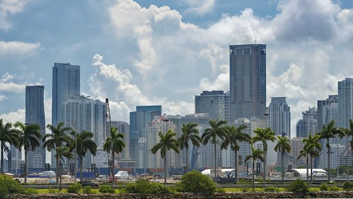 Watch: 'Flying Saucer' UFO Filmed Over Miami | iHeart