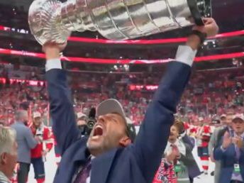 Luongo shows love for Canucks fans after winning Stanley Cup | Offside