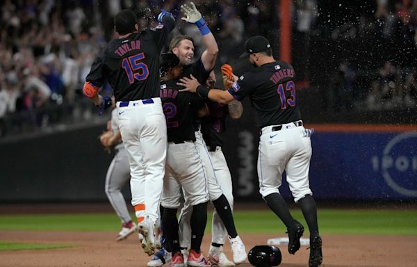 Jeff McNeil’s walk-off spoils Chris Sale’s stellar outing, inches Mets closer to top Wild Card spot