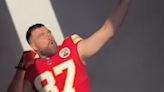 Travis Kelce does archer move during Taylor Swift's So High School