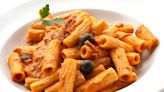 Un "platazo" de pasta fácil y rico sin igual de Karlos Arguiñano: rigatoni con crema de atún