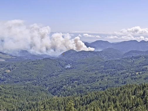 Sooke Potholes closed as crews battle out-of-control wildfire - BC | Globalnews.ca