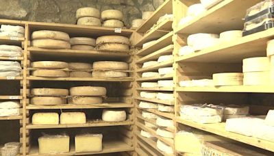 Francia mantiene la pasión por el queso pero cambia hábitos de consumo