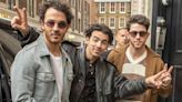 The Jonas Brothers Hang Out in London, Plus Blake Lively & Ryan Reynolds, Jennifer Garner and More