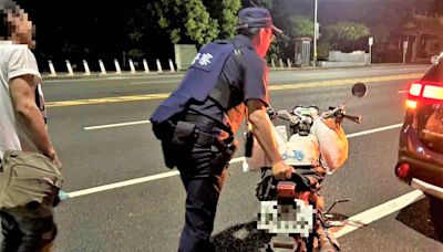 機車半路沒電顧路 長竹警暖心助男子返家 | 蕃新聞