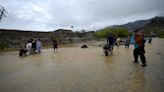 Mueren más de 300 personas en Afganistán por unas repentinas inundaciones