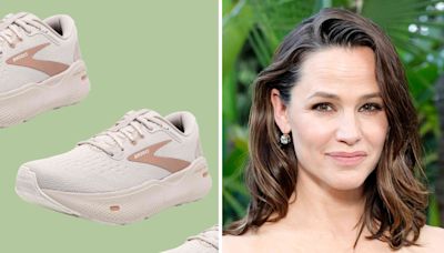 Jennifer Garner and I Swear By This Comfy, On-Sale Sneaker Brand