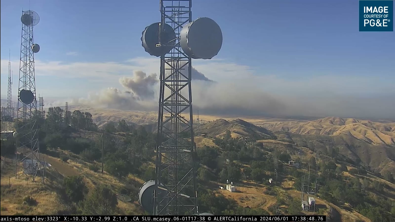 946-acre brush fire burning near Lawrence Livermore Lab; 40% contained, CAL FIRE says