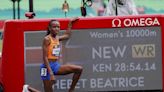 Beatrice Chebet logra el récord del mundo de 10.000m y baja de los 29 minutos